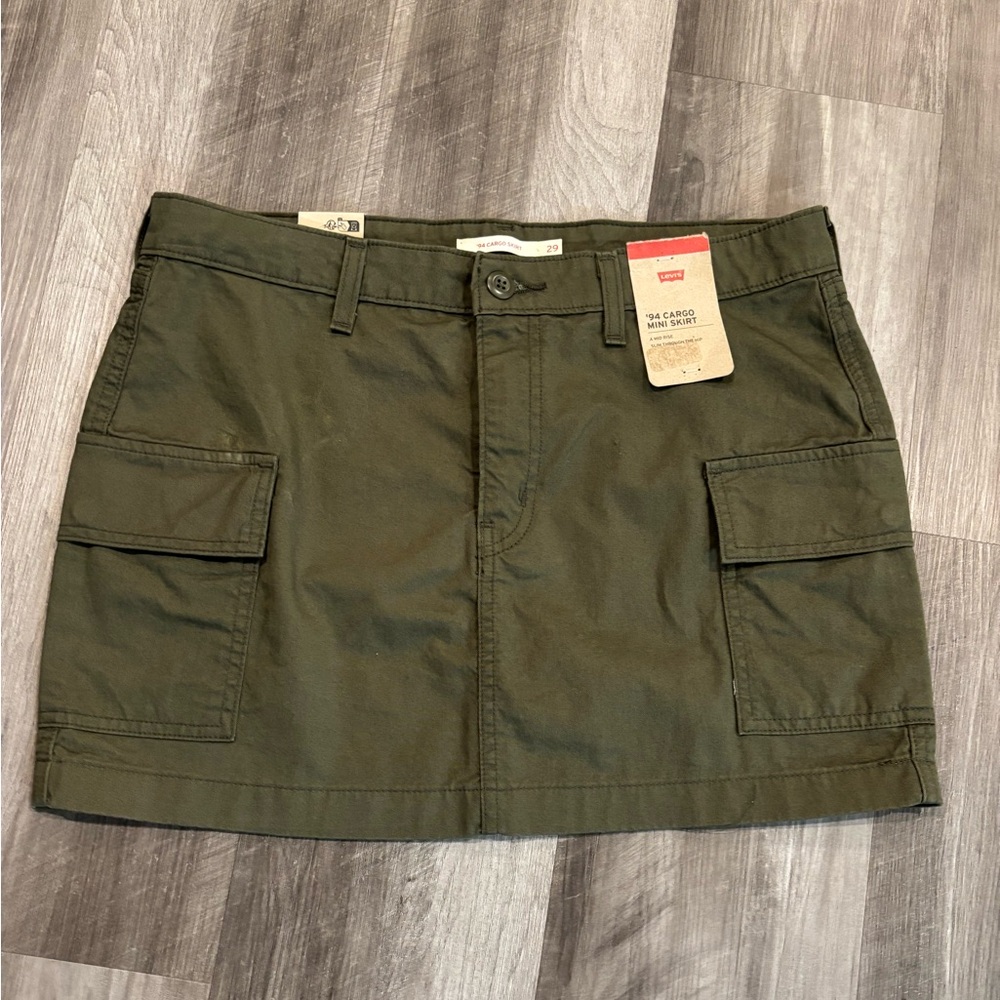 NWT Levi's ‘94 Cargo Mini Skirt in Olive Green - Size 29